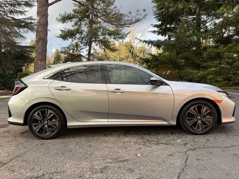 Used 2018 Honda Civic EX image 4