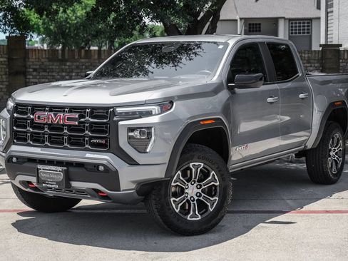 Used 2023 GMC Canyon AT4 w/ Canyon Safety Plus Package AWD/4WD image 11