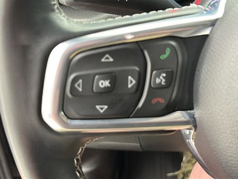 Used 2023 Jeep Wrangler Unlimited Sahara w/ Cold Weather Group AWD/4WD image 17