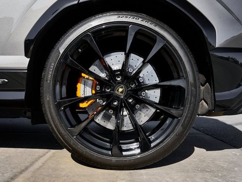 Used 2025 Lamborghini Urus SE image 23
