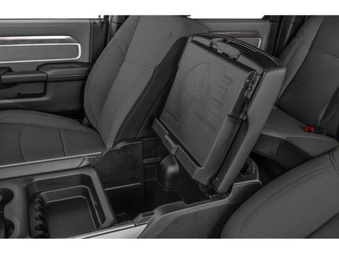 Used 2024 RAM 2500 Big Horn AWD/4WD image 9