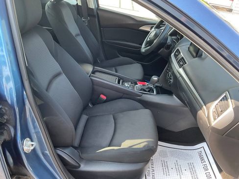 Used 2018 MAZDA MAZDA3 Sport FWD image 20