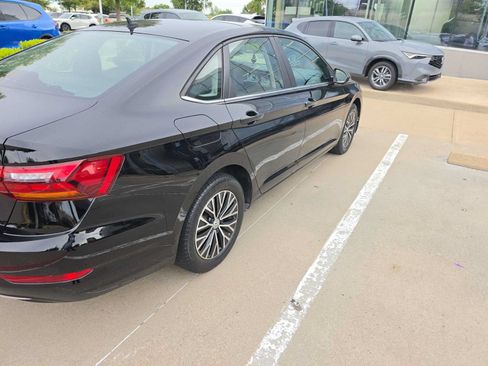 Used 2019 Volkswagen Jetta SE FWD image 4
