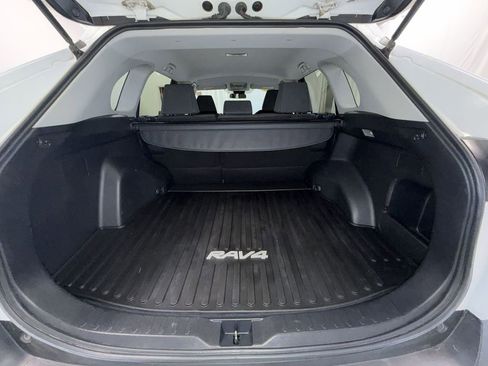 Used 2020 Toyota RAV4 LE w/ All Weather Liner Package AWD/4WD image 16