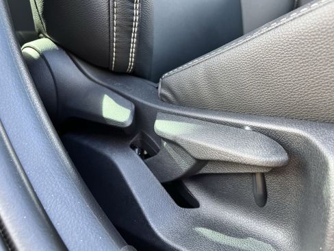 Used 2025 Toyota Camry SE w/ Convenience Package image 24