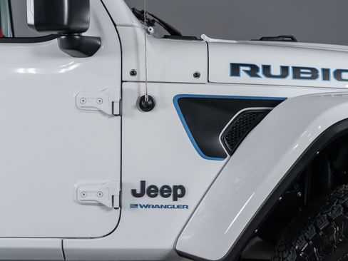 Used 2023 Jeep Wrangler Unlimited Rubicon 4xe AWD/4WD image 34