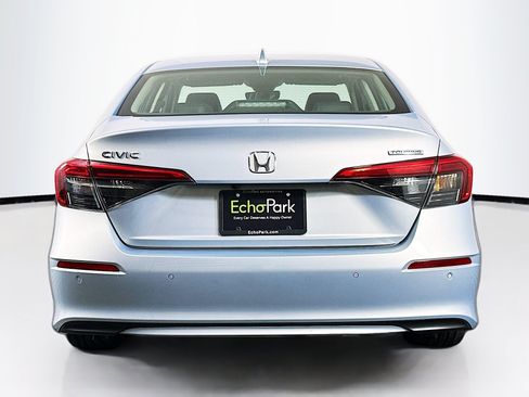 Used 2023 Honda Civic Touring image 7