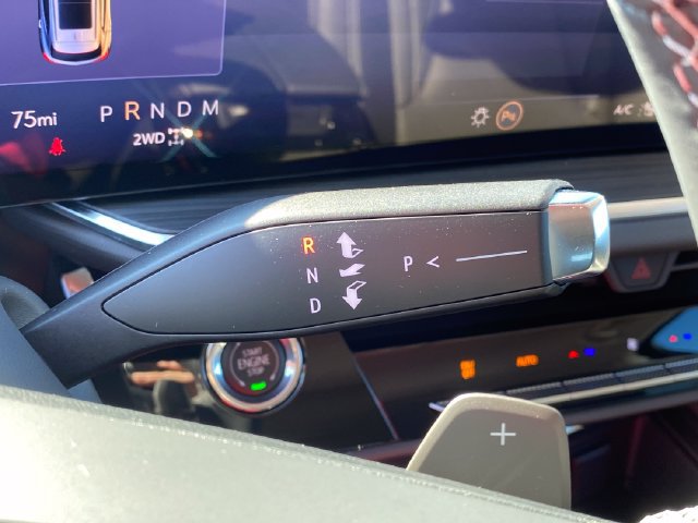 Certified 2025 Buick Envision Preferred AWD/4WD image 13
