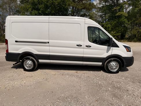 Used 2023 Ford Transit 250 Medium Roof AWD image 6