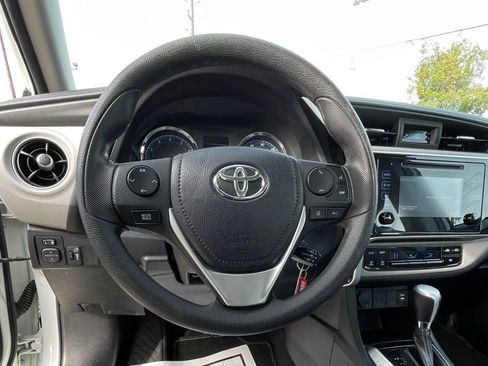 Used 2019 Toyota Corolla LE image 19
