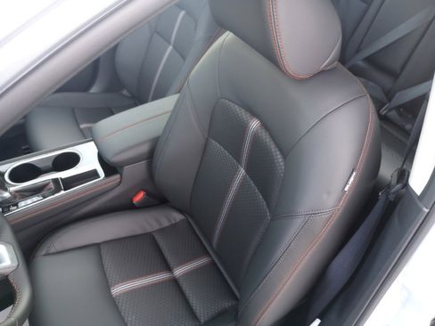 New 2025 Nissan Altima 2.5 SR image 9