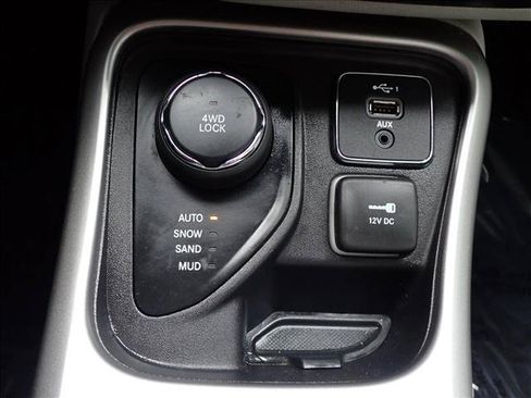 Used 2019 Jeep Compass Latitude AWD/4WD image 19