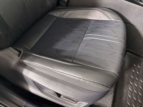 Used 2025 Toyota Camry XSE image 30