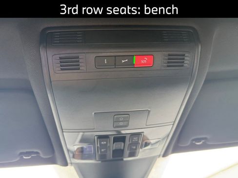 Used 2023 Volkswagen Tiguan SE R-Line FWD image 17