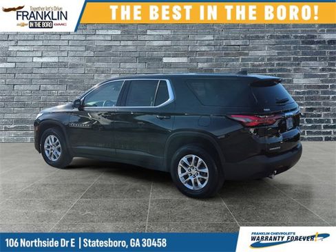Used 2022 Chevrolet Traverse LS image 3