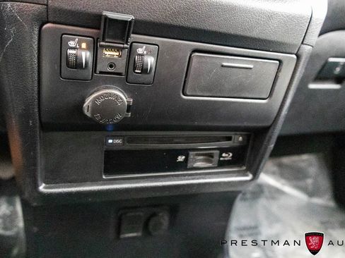 Used 2020 Toyota Sienna Limited image 36