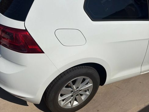 Used 2016 Volkswagen Golf 2-Door FWD image 7