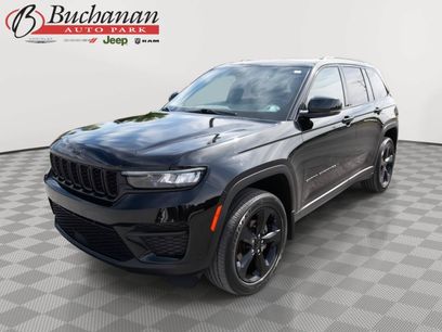 Used 2023 Jeep Grand Cherokee Altitude