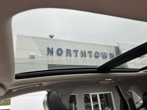 Used 2022 Ford Edge SEL w/ Convenience Package image 21