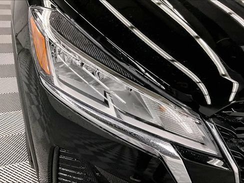 New 2025 Nissan Kicks Play S FWD image 13