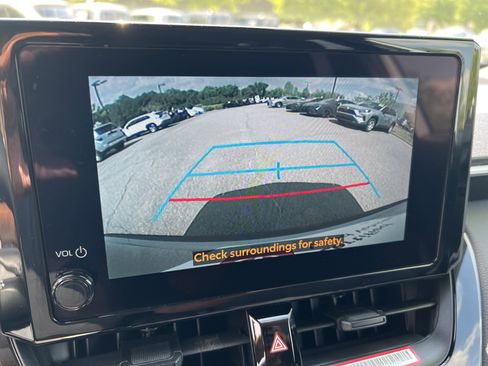 Certified 2024 Toyota Corolla Cross LE FWD image 7