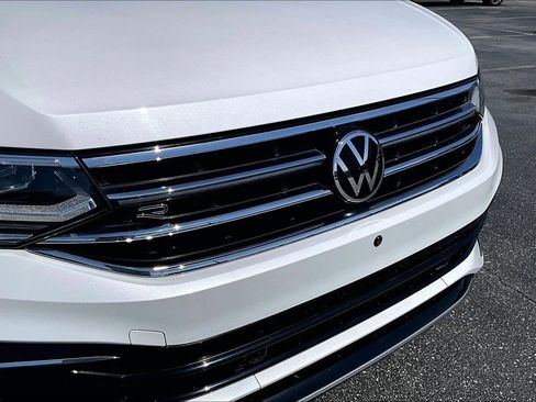 Used 2022 Volkswagen Tiguan SEL R-Line image 33