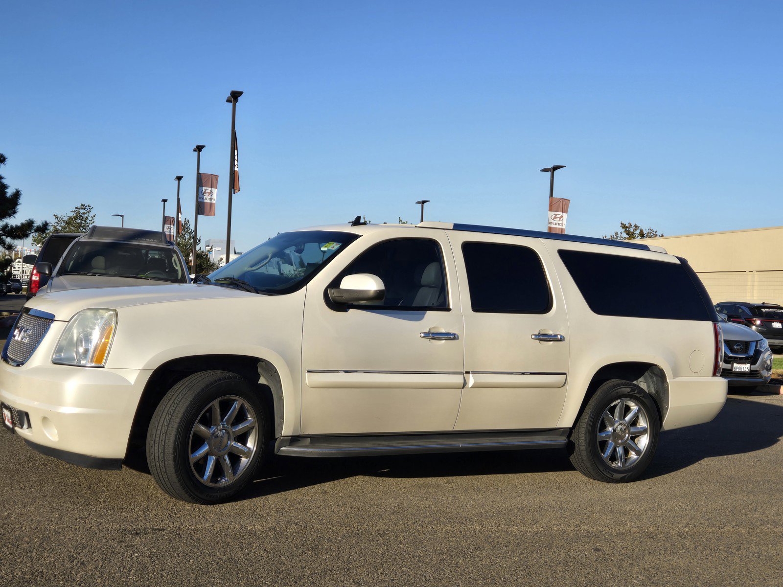 Used 2011 GMC Yukon XL Denali AWD/4WD image 7