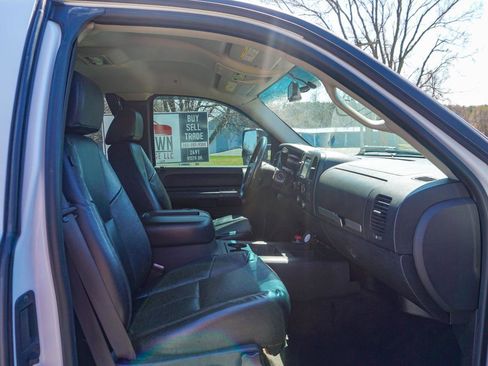 Used 2007 Chevrolet Silverado 2500 LT w/ Suspension Package, Off-Road image 23