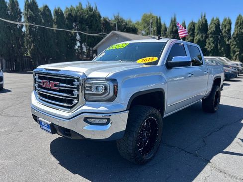 Used 2018 GMC Sierra 1500 SLT AWD/4WD image 3