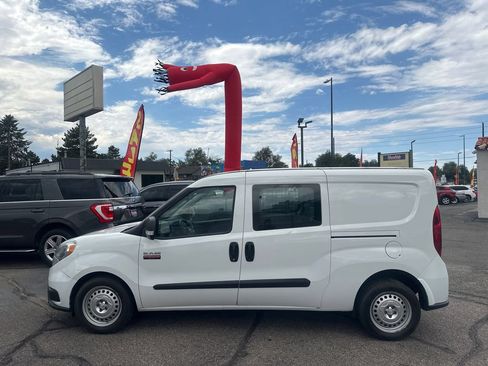 Used 2022 RAM ProMaster City Tradesman FWD image 9
