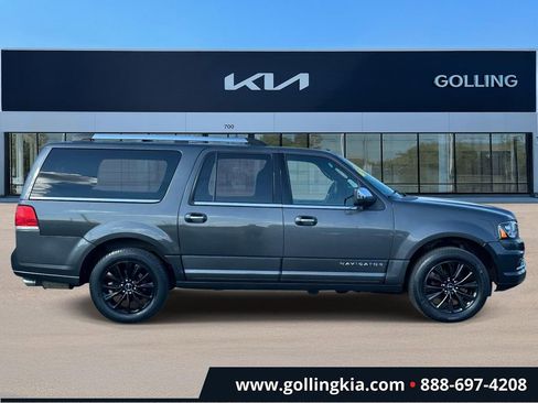 Used 2015 Lincoln Navigator L 4WD image 2
