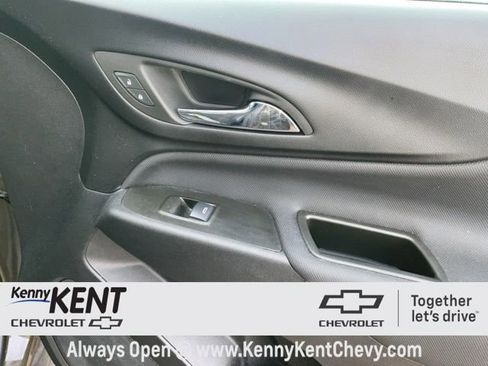 Used 2023 Chevrolet Equinox RS image 19