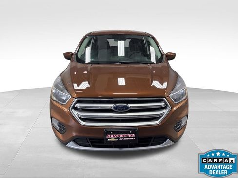 Used 2017 Ford Escape SE AWD/4WD image 2