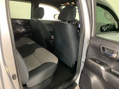 Used 2020 Toyota Tacoma TRD Off-Road w/ Technology Package AWD/4WD image 34