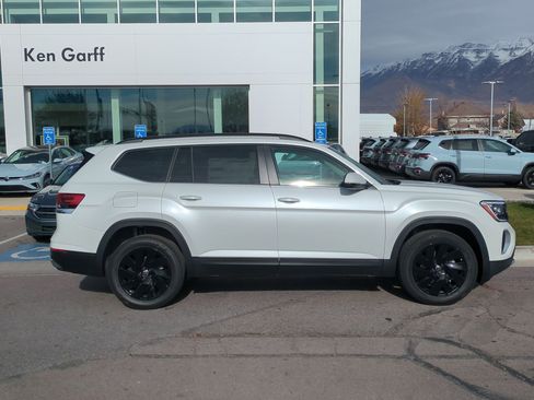 New 2026 Volkswagen Atlas SE AWD/4WD image 2