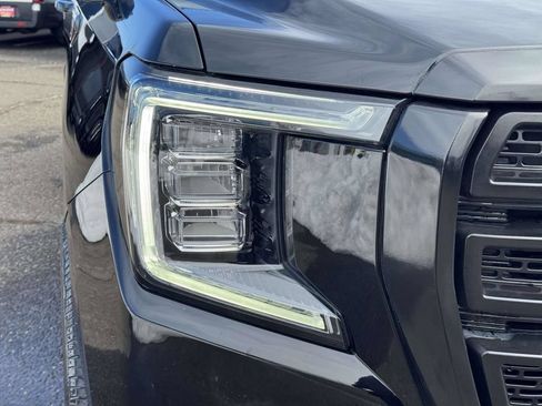 Used 2023 GMC Yukon SLT AWD/4WD image 6
