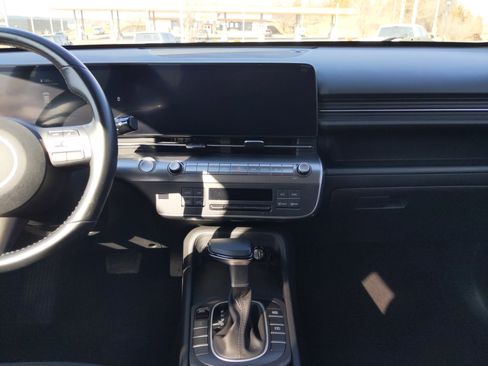 Used 2025 Hyundai Kona SEL image 29