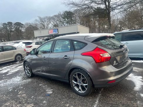 Used 2014 Ford Focus SE w/ Equipment Group 201A image 7