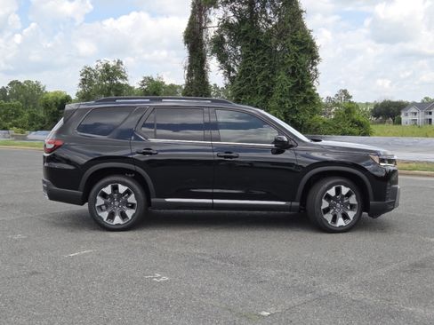 New 2026 Honda Pilot Touring image 19