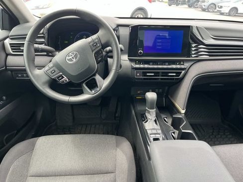 Used 2025 Toyota Camry LE w/ Convenience Package FWD image 15