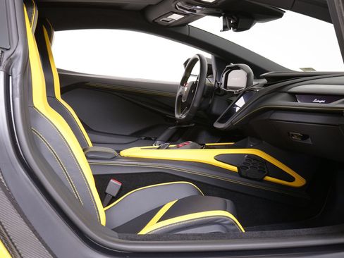 Used 2025 Lamborghini Revuelto AWD/4WD image 28