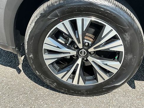 Used 2021 Nissan Rogue SV w/ Premium Package FWD image 8