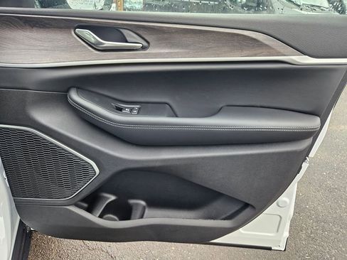 New 2026 Jeep Grand Cherokee Limited w/ Limited Altitude Package image 17