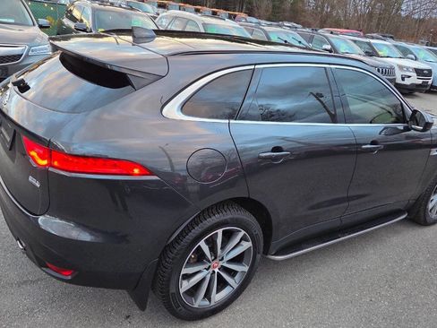 Used 2017 Jaguar F-PACE Prestige image 15