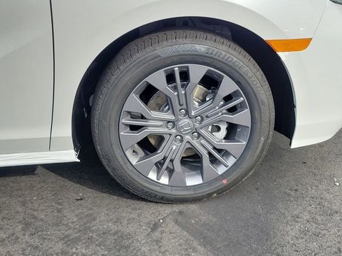 New 2026 Honda Odyssey Touring image 5