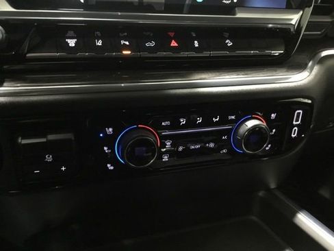 Used 2024 Chevrolet Silverado 2500 LTZ w/ LTZ Convenience Package image 41