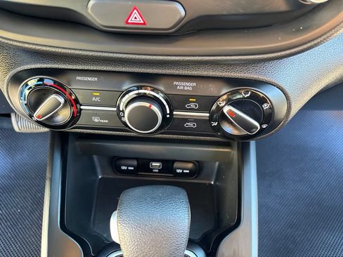 Used 2024 Kia Soul LX w/ Option Group 015 FWD image 28