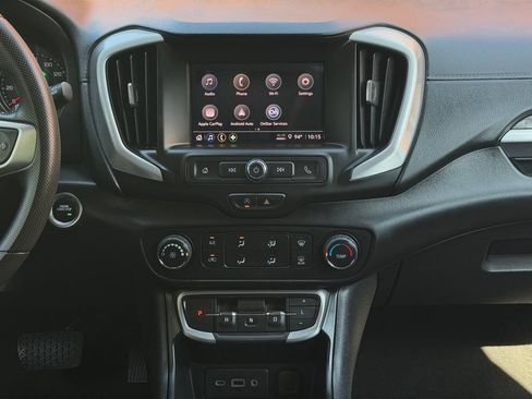 Used 2024 GMC Terrain SLE FWD image 18