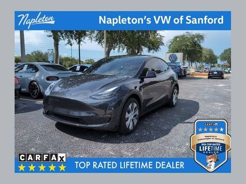 Used 2025 Tesla Model Y Long Range RWD image 1