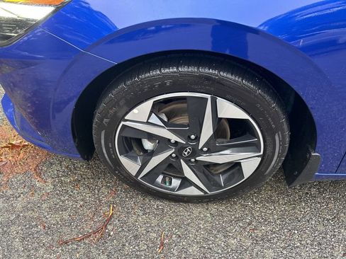 Used 2023 Hyundai Elantra SEL w/ Convenience Package FWD image 11